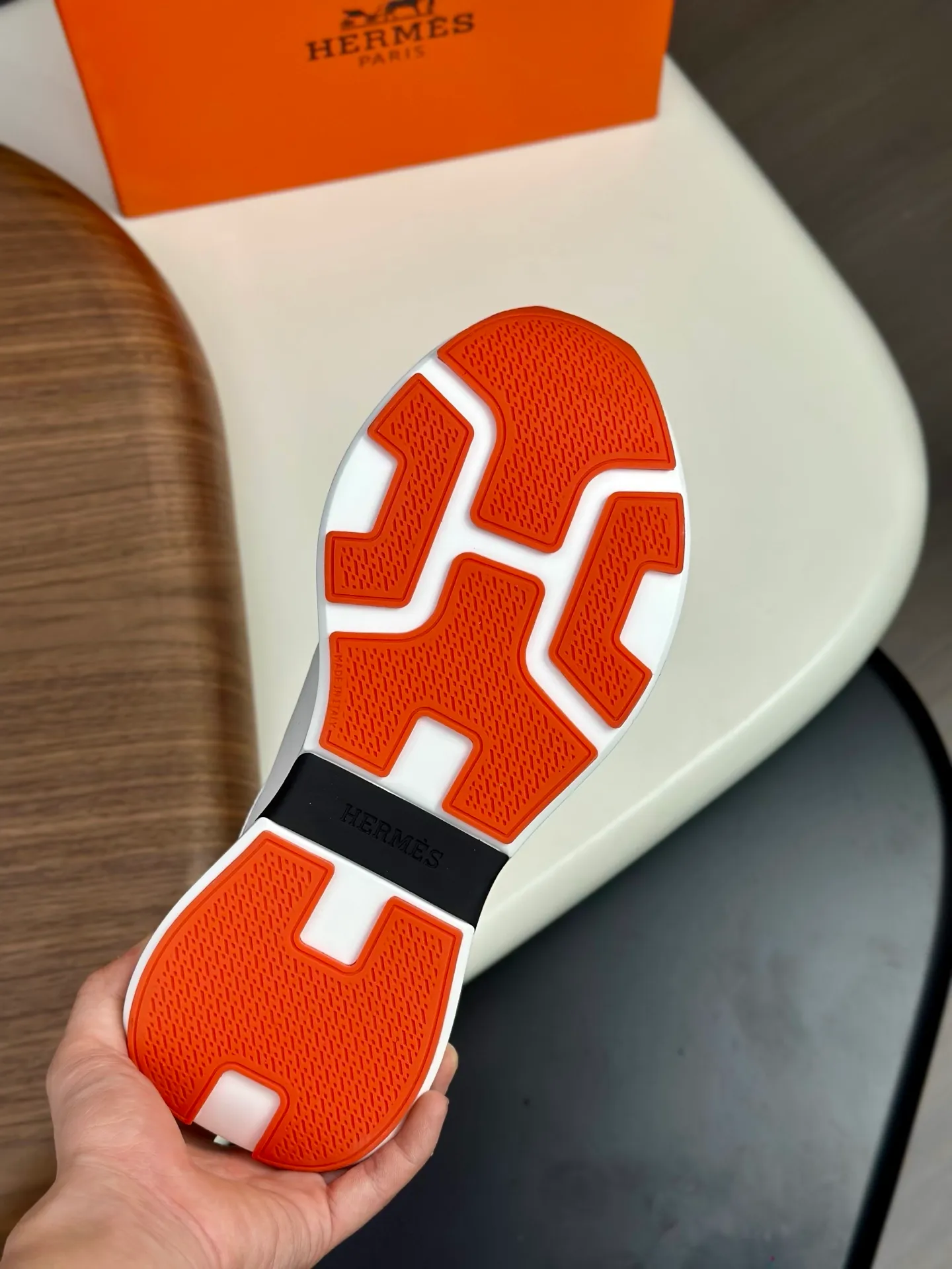 [HERMES] Hermès men's shoes 💰840💰 - High-end quality original order - Upper: 🔝 tumbled calfskin, brand canvas cloth, shoe body sewn with ´H´ pattern - Lining: water-dyed cowhide - Outsole: ultra-light T men's shoes 💰U foam rubber; two-color molded outsole - Ultra-high quality control, fine workmanship: highlighted (high-end, luxury, grade) -Size :39-44 (38, 45, can be customized)